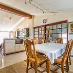 Irena's Place A1 Apartment *