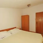 Irena's Place A1 Apartment
