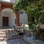 Apartment Irena's Place A1 *