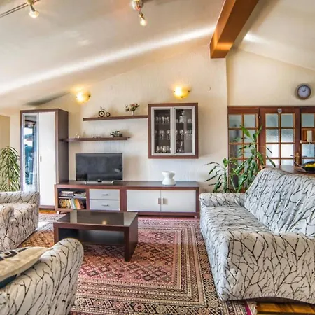 Irena's Place A1 아파트