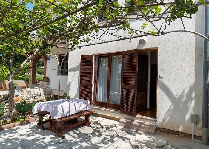 Irena's Place A1 Апартаменты Ровинь