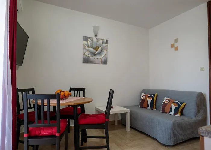 아파트 Irena's Place A1 로비니