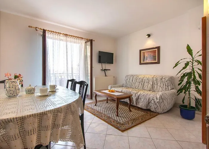 Irena's Place A1 아파트 로비니